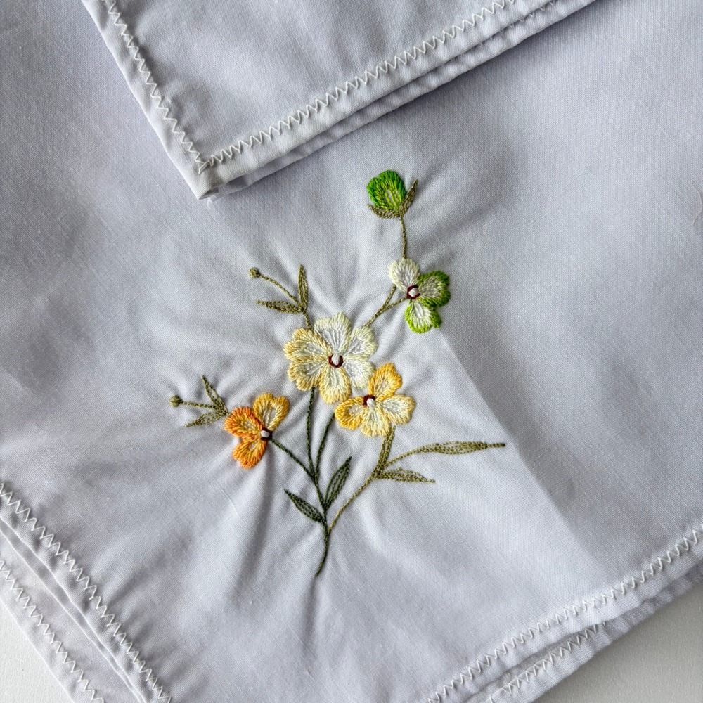 Vintage White Cotton Handkerchief Set 4pc Yellow Orange Floral Embroidered 15in - Picture 4 of 8